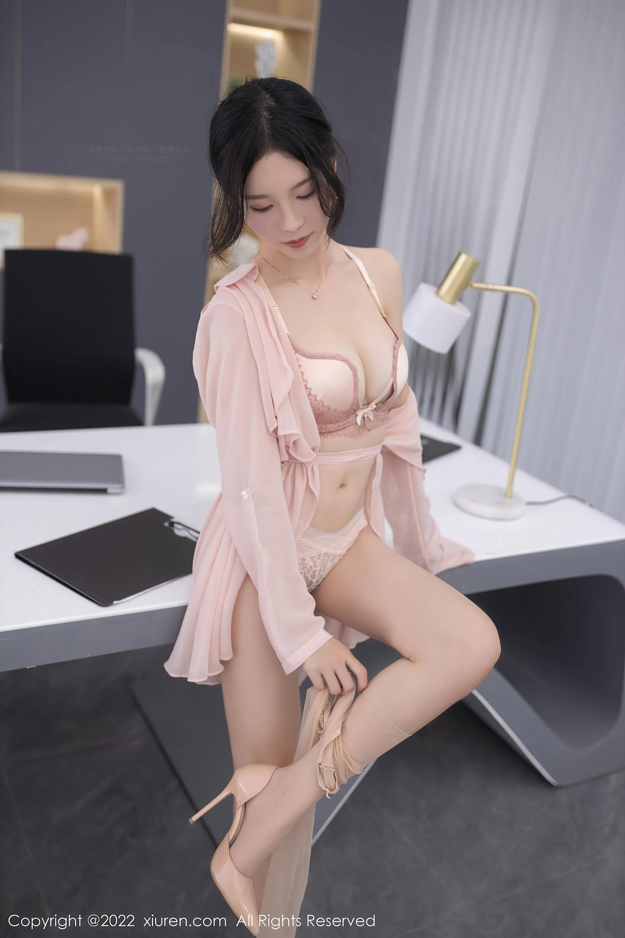 [XIUREN秀人网] 2022.09.28 NO.5657 抖娘利世 [79P]插图